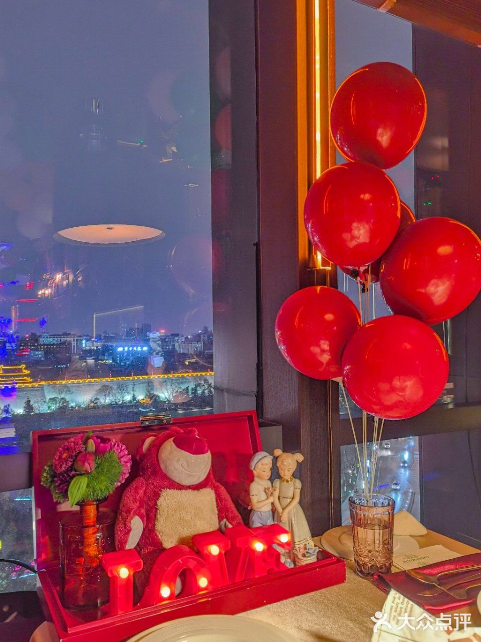 与城墙共进晚餐，如此夜色浪漫❤️