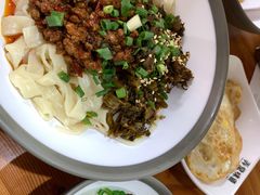 -弄堂咪道-饭香·面香·馄饨香(兴梅店)