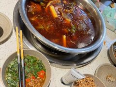 -肖肖酸萝卜鱼火锅(总店)