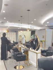 点击看大图 -八佰伴8008星级形象店