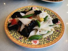 五彩山药炒松茸-烤肉季饭庄