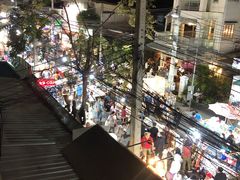 -周日夜市