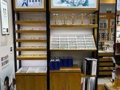 -沪睛眼镜蔡司官方授权店(金桥佳林路店)