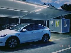 -TESLA 特斯拉(上海太古汇体验店)