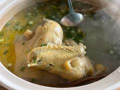 白果炖鸡汤-刘土鸡家常菜