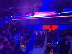 -UP嘻哈酒吧(粉巢店)