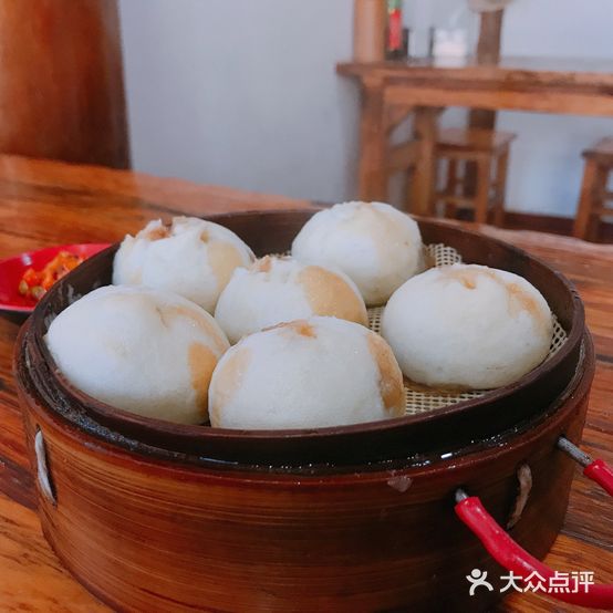 土包子小吃店
