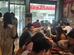 -爆炸头阿姨小四川正宗川味小吃(无任何分店)