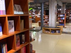 -新华书店(印象城店)