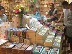 -猫的天空之城概念书店(杭州南宋御街店)