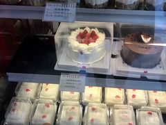 -红宝石·鲜奶小方·海派西点房(南丹店)