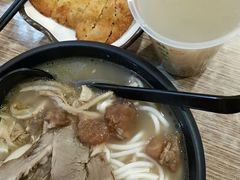 -三千粉牛肉米粉(来客茂店)
