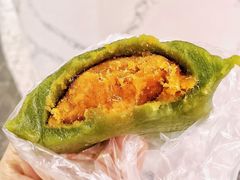 咸蛋黄肉松青团-沈大成(南京东路店)