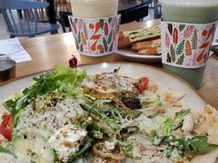 照烧鸡肉配牛油果拉法沙拉-HELLO 27 意面·沙拉·帕尼尼