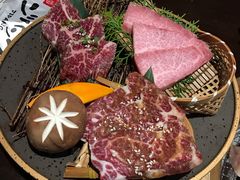 -山川小町·极番烧肉(新地假日广场店)