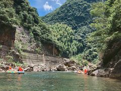 -安吉龙王山峡谷漂流