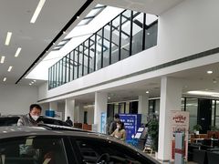 -上海宝信宝马4S店