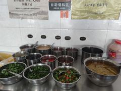 -牛一煲美食(江高店)