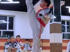 -嗨动跆拳道体能馆(菜百店)