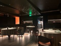 -左庭右院鲜牛肉火锅黑金店(陆家嘴中心店)