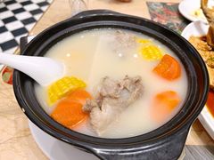玉米胡萝卜煲筒骨-大树餐厅(万达创始店)