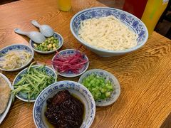 老北京炸酱面-门框胡同百年卤煮(新街口店)