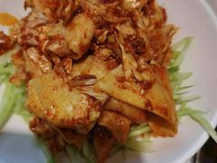 香辣牛板筋-老佛爷铜炉蛙锅(海岸城店)