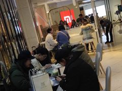 等位区-奈雪的茶(亨特国际广场店)