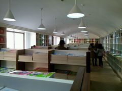 -钟书阁(松江泰晤士小镇店)