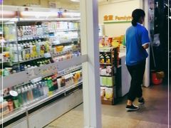-全家便利店(上海火车站站二店)