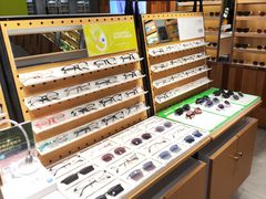 -LOOK眼镜·蔡司依视路配镜(宝山万达店)