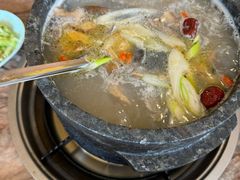 -鲁朗纳麦石锅鸡庄园