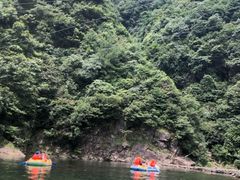 -安吉龙王山峡谷漂流