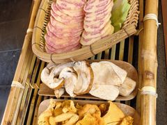 -菌自由丨野生菌火锅特色庭院餐厅(丽江古城店)