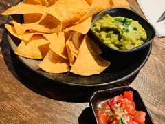 自制牛油果酱配玉米片-Q MEX 库迈墨西哥餐吧(三里屯店)