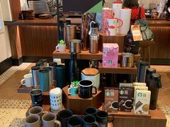 零售区-星巴克臻选(广州沙面店)