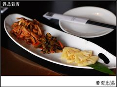 拌耳丝配辣菠萝-茶马古道(大悦城店)