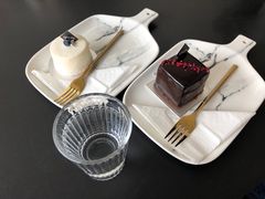 -UNI UNI(环亚凯瑟琳店)