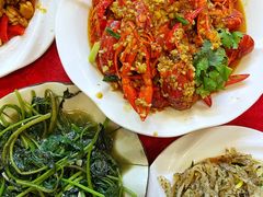 -呷呷好龙虾·湖南常德钵子菜·湘菜(公明天虹总店)