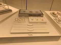 -Tiffany & Co.蒂芙尼
(杭州大厦店)
