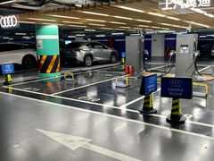 -白玉兰广场停车场