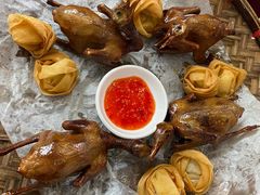 四喜乳鸽拼云吞-百丈园龙江啫神馆