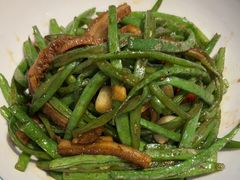 -黄泥岗·地道湖北菜(奥特莱斯店)