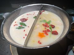 -湊湊火锅·茶憩(新中关购物中心店)
