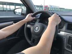 -神州租车(白云机场T1服务点)