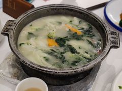 咸烧羊骨煲淋奶白菜-新兴家喻酒家·羊城名宴(昌岗店)