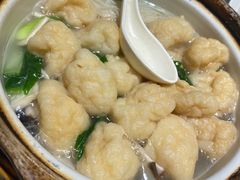 自制菌菇鱼面筋砂锅-光明邨大酒家(淮海路店)