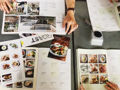 -ROAST coffee & eatery