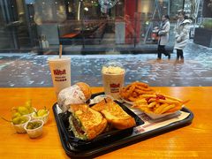 圣塔芭芭拉经典牛肉特堡-The Habit Burger Grill 哈比特汉堡(复兴soho店)