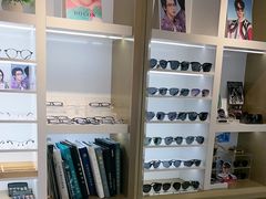 -LOGO眼镜·蔡司品牌折扣店(龙华清湖店)